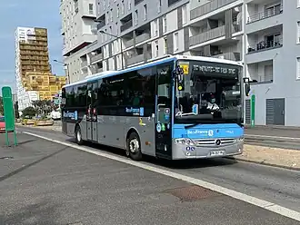 Mercedes-Benz Intouro de Keolis Seine Essonne à Évry-Courcouronnes avec la livrée Île-de-France Mobilités.