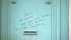 Graffiti sur une porte