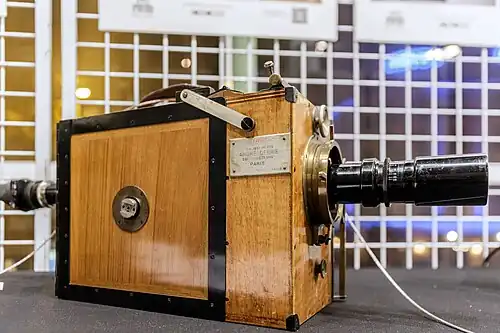 Debrie Parvo Interview (1922).