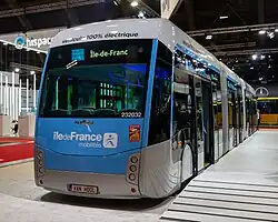 Vue depuis l'arrière du véhicule.