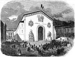 Extérieur de la salle de carton de 1848.