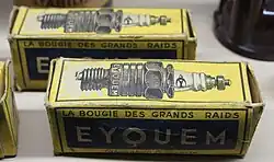 Photographie d'une bougie Eyquem dite des grands Raids.