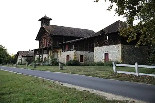 Le chalet, ferme du château.