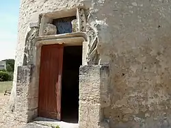 Porte d'entrée du pigeonnier