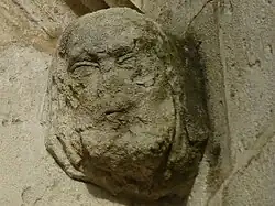 Cul-de-lampe gothique réutilisé.