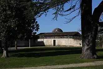Remise du château.