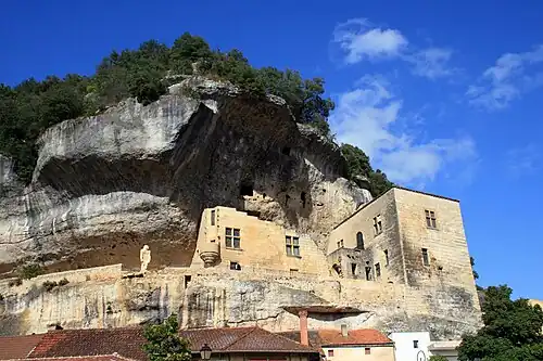 Le château de Tayac aux Eyzies