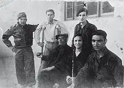 Félix Burguete, coiffé d’un béret, pendant la guerre d’Espagne.