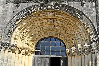 Portail de Fenioux (voussure intérieure)