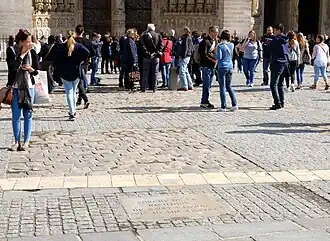 Emplacement de l'ancien porche devant Notre-Dame.