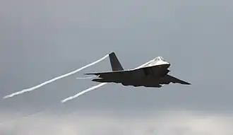 F-22 Raptor américain en vol