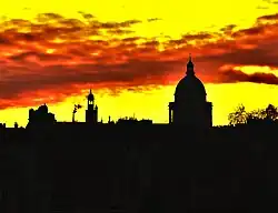 Skyline du 5e&nbsp;arrondissement avec la silhouette du Panthéon.