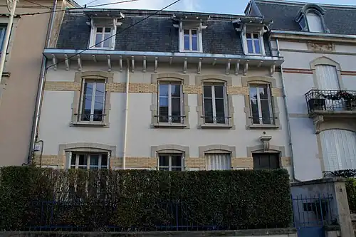 no&nbsp;8, maison