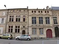 Façades Renaissance, rue du Bourg.