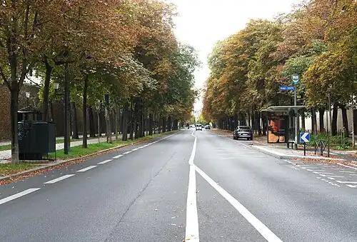 Le boulevard Arago au niveau de la prison de la Santé (à gauche).