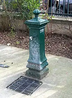 Petite fontaine Wallace du jardin.