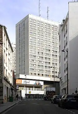 Vers la rue de Bellevue, sens montant.