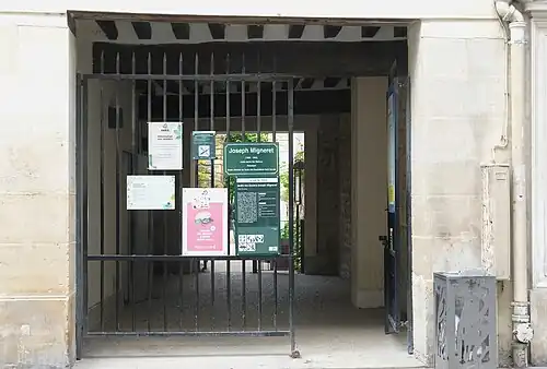 Le no&nbsp;10 : entrée du jardin des Rosiers – Joseph-Migneret.