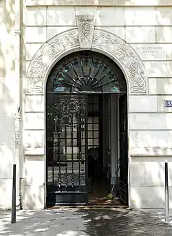 Numéro 153 : immeuble de 1906 de l'architecte Charles van Pétéghem.