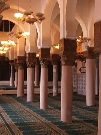 Intérieure de la mosquée Sidi Maïza