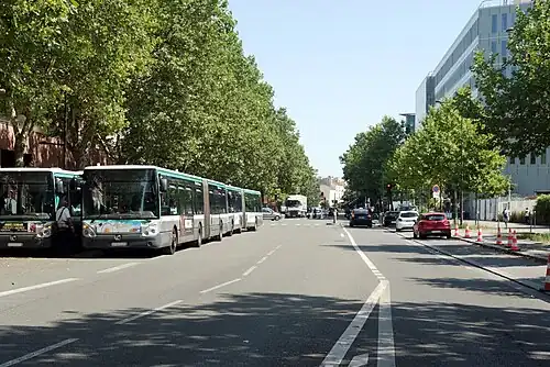 L'avenue vue en direction du périphérique.