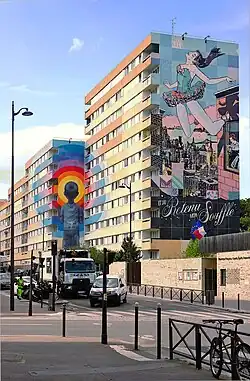 Art urbain aux n°98 et n°100.