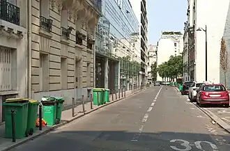 La rue depuis la rue Saint-Lambert.