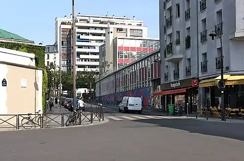 Vers l'avenue Parmentier ; le café Le petit Cambodge est à droite.