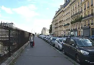 Au niveau de la rue des Dames.