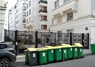 N°21 : entrée du square Léon-Guillot.