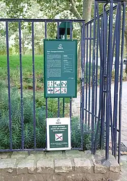 Entrée, rue des Morillons.