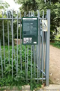 Entrée du passage de la Petite Ceinture.