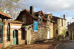 Maison-atelier de Camille Lambert, Façade Sud-Ouest côté avenue Gounod, photo École et Espace d'art contemporain Camille Lambert, 2021