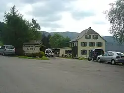 Ferme-auberge du Ried (897&nbsp;m) sur la route du col du Petit Ballon.