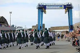 Arrivée de la grande parade au port de pêche de Keroman.