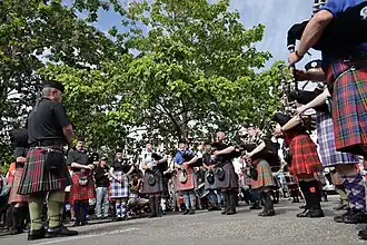 Pipe-band lors d'un défilé journalier.