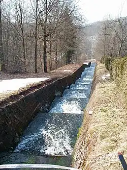 Vers le canal de la Haute-Saône.