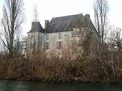 Le château de Bussac.