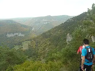 Début de la descente du ravin du Monna avant d'aborder la montée vers le Cade, en 2015