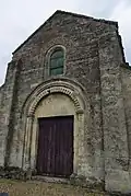 Façade de l'église Saint-Pierre-aux-Liens.