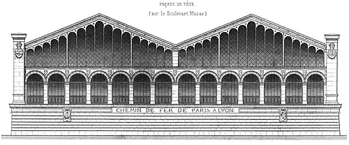 Façade à front du boulevard Mazas.