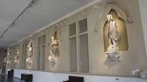 La façade de la Maison des musiciens sauvée et remontée au Musée de Reims.