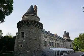 La façade sud du château.