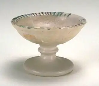 Coupe médiévale peinte en vert ramina, Faenza, dernier quart XIVe&nbsp;siècle.