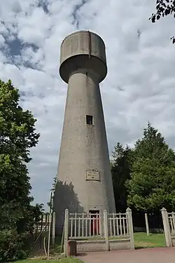 Le château d'eau.