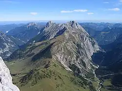 La vallée de la Laliderer Tal à droite