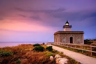 Le phare au crépuscule.