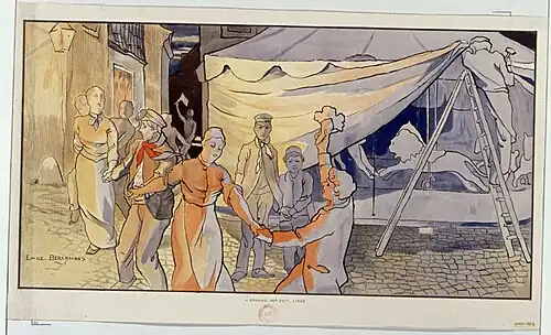 Des villageois font une farandole, le soir, devant un carrousel qu'un homme est en train de recouvrir de sa bâche. À l'intérieur, on distingue encore des chevaux en bois.