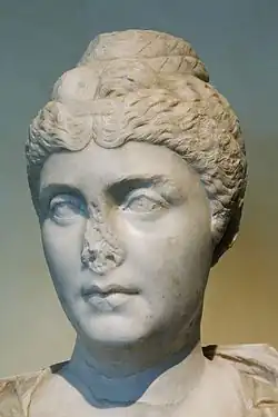 Buste de Faustine l'Ancienne (105-140).