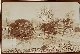Ruines du village en 1917.
